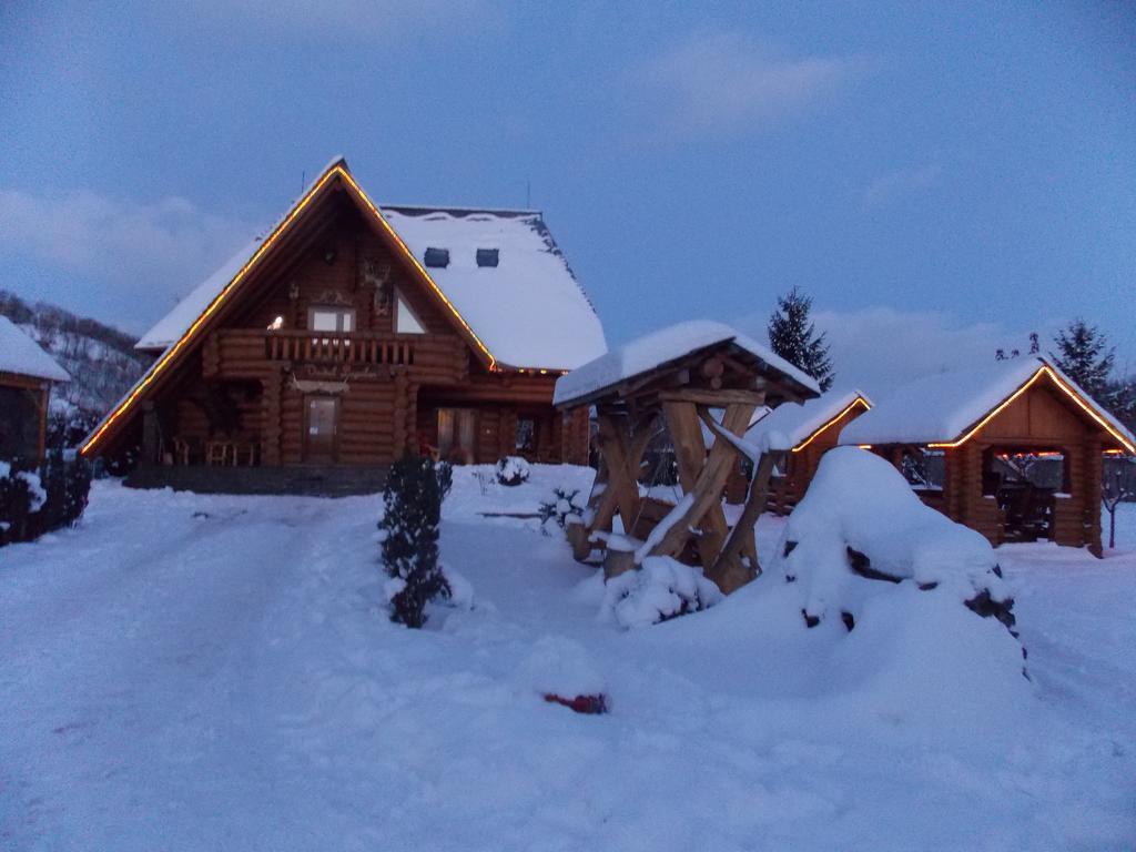 Hotel Vadul Lupilor Moisei Exterior foto